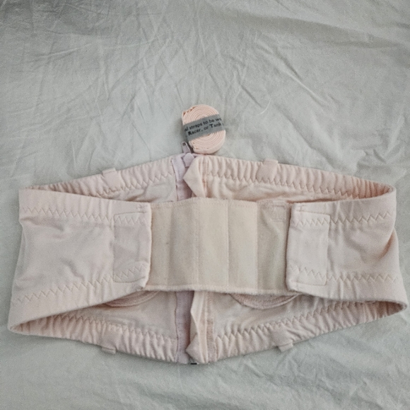 Simple wishes hands free pumping bra. Size: XS-large. - Picture 9 of 12